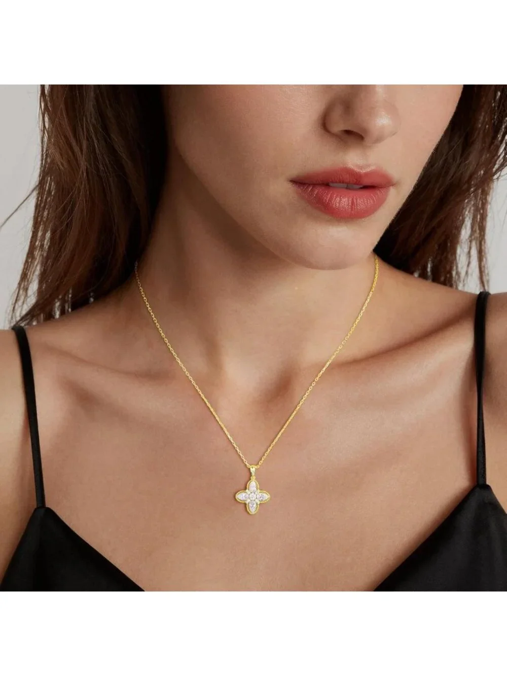 Dainty Moissanite Four-Leaf Clover Necklace | 925 Sterling Silver & Gold
